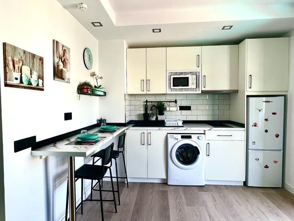 Fm Beach Home - Renovated Apartment With Swimming Pool Near Maspalomas Dunes & Beach Плайя-дель-Инглес Экстерьер фото